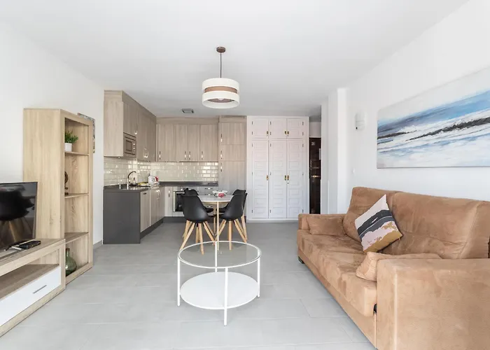 A410 Frontlilne Apartment
