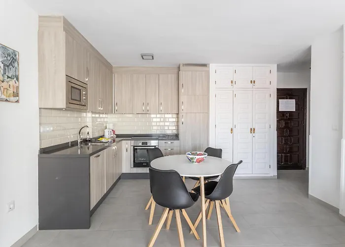 A410 Frontlilne Apartment