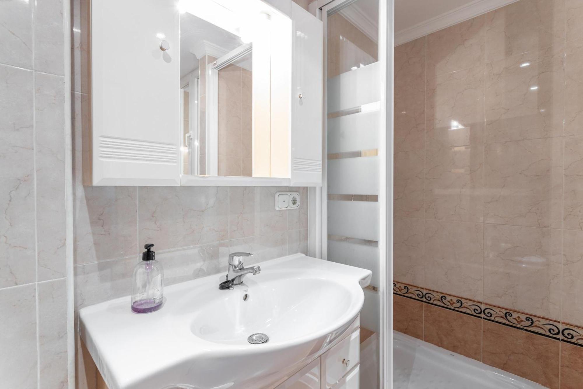 A410 Frontlilne Apartment Nerja